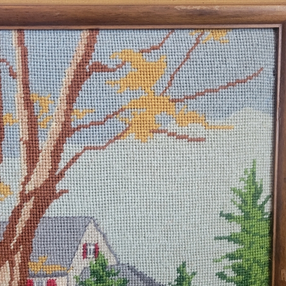 Vintage Large Ornate Wood Framed 22.5 X 17 Needlepoint Fairfield Inn w/ Carriage - Picture 4 of 11